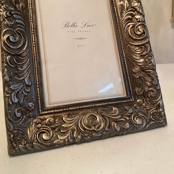 Bella Lux - Grayish-Black Picture Frame with Silver Metallic Detail - Picture 3 of 8